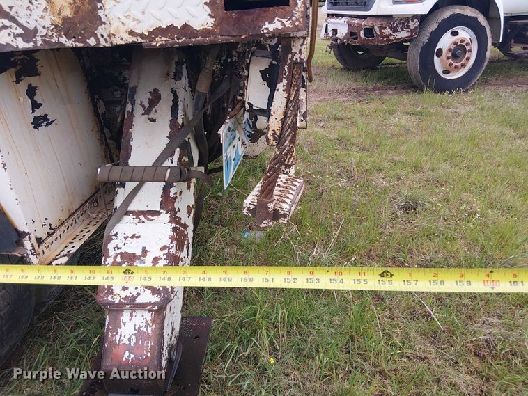 image for item DU3119 1988 Ford F800 digger derrick truck