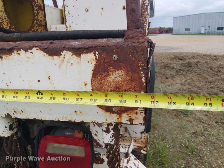 image for item DU3119 1988 Ford F800 digger derrick truck