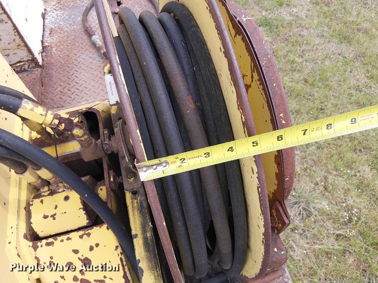 image for item DU3119 1988 Ford F800 digger derrick truck