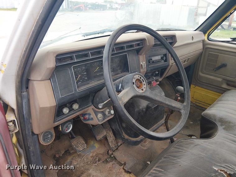 image for item DU3119 1988 Ford F800 digger derrick truck