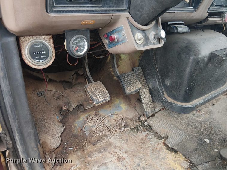 image for item DU3119 1988 Ford F800 digger derrick truck