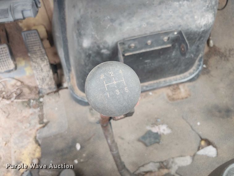 image for item DU3119 1988 Ford F800 digger derrick truck