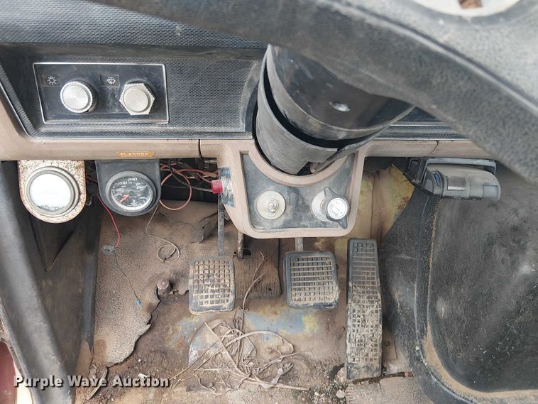 image for item DU3119 1988 Ford F800 digger derrick truck