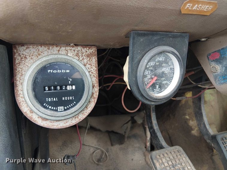 image for item DU3119 1988 Ford F800 digger derrick truck