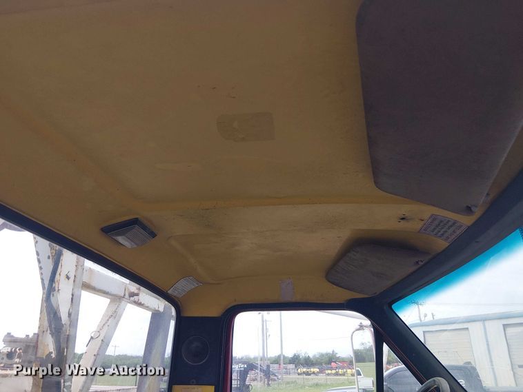 image for item DU3119 1988 Ford F800 digger derrick truck