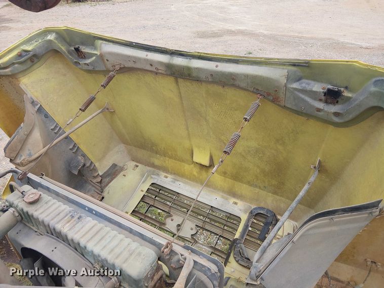 image for item DU3119 1988 Ford F800 digger derrick truck