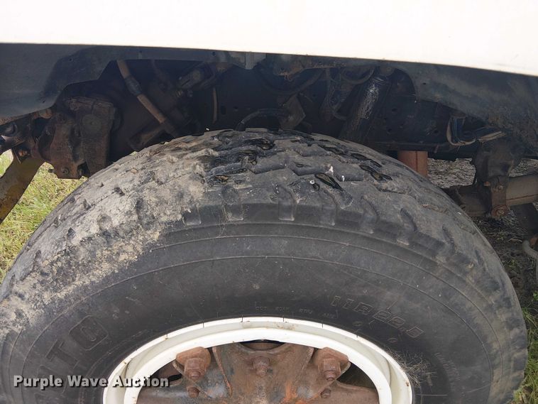 image for item DU3119 1988 Ford F800 digger derrick truck