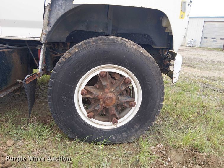 image for item DU3119 1988 Ford F800 digger derrick truck