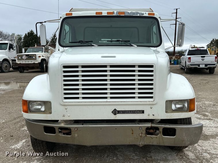 image for item DV0888 2001 International 4700 