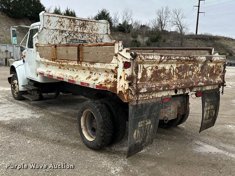 image for item DV0888 2001 International 4700 