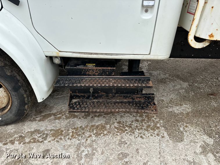 image for item DV0888 2001 International 4700 