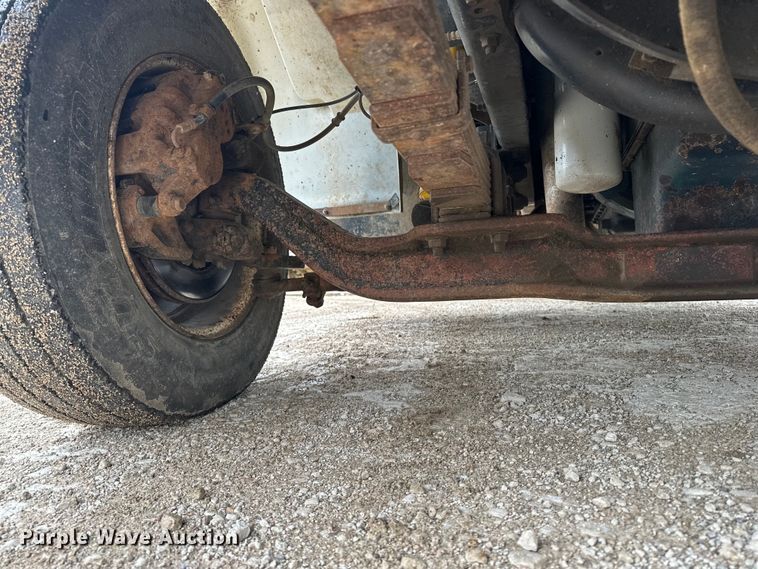 image for item DV0888 2001 International 4700 