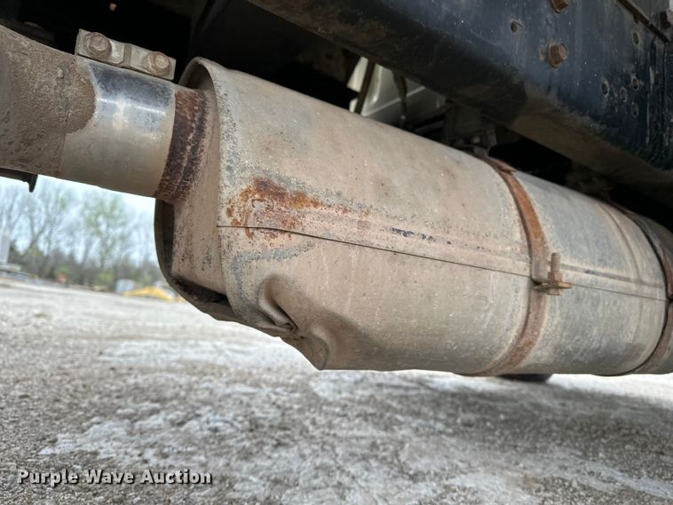 image for item DV0888 2001 International 4700 