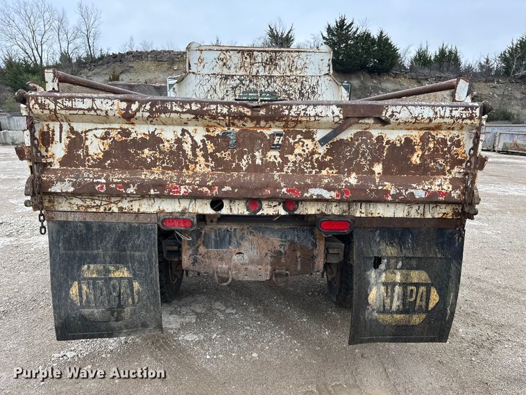 image for item DV0888 2001 International 4700 