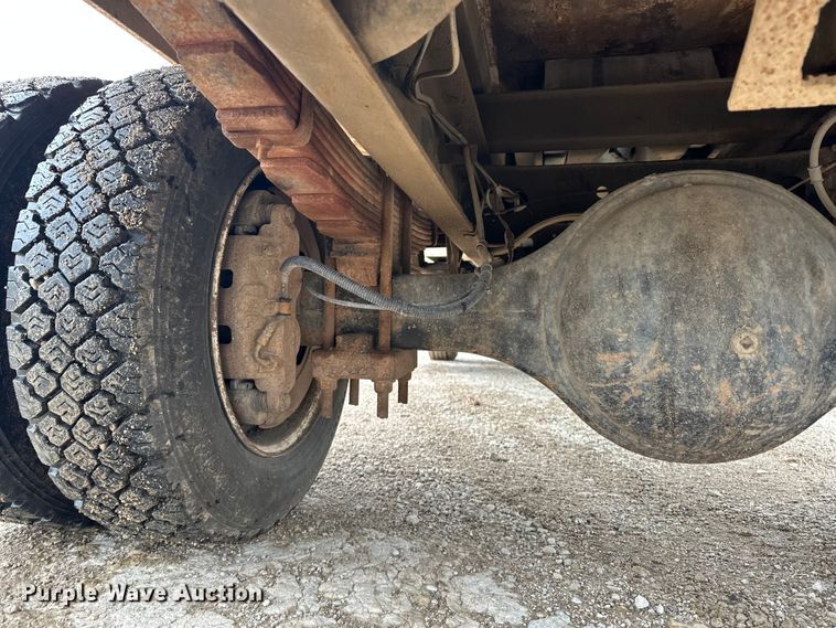 image for item DV0888 2001 International 4700 