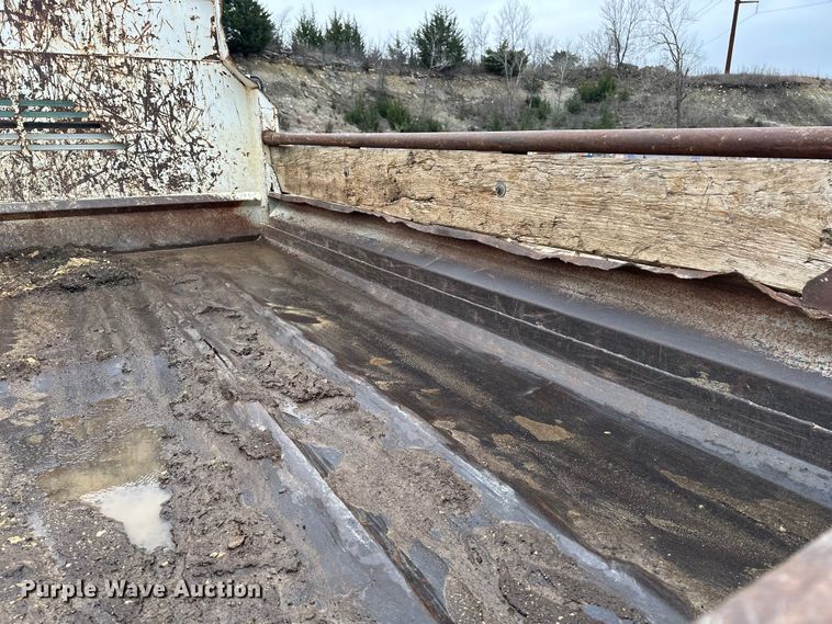 image for item DV0888 2001 International 4700 