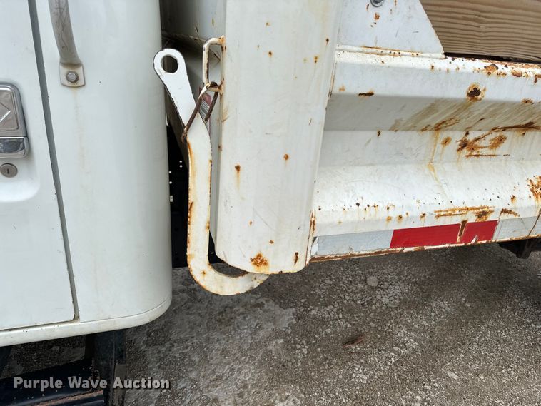 image for item DV0888 2001 International 4700 