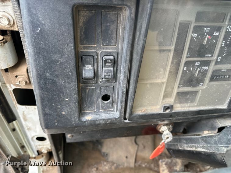 image for item DV0888 2001 International 4700 