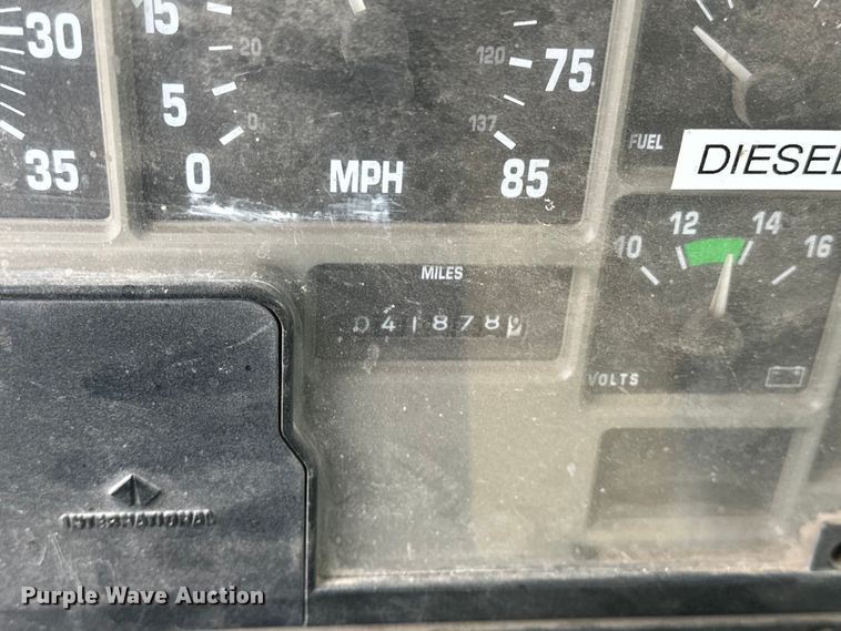 image for item DV0888 2001 International 4700 