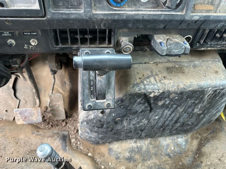 image for item DV0888 2001 International 4700 