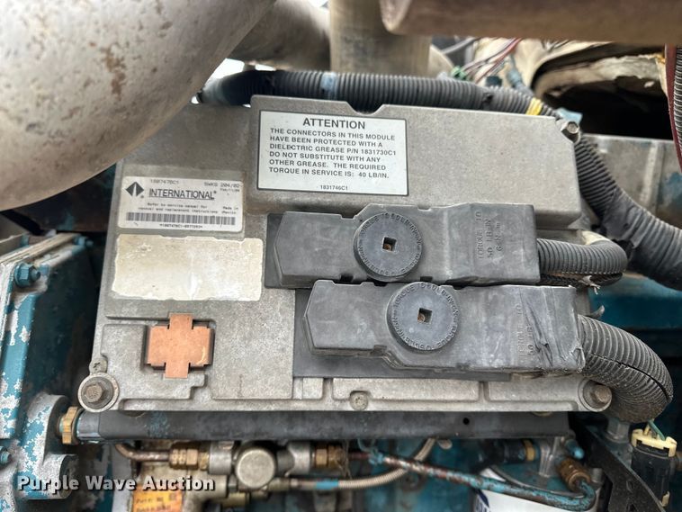 image for item DV0888 2001 International 4700 