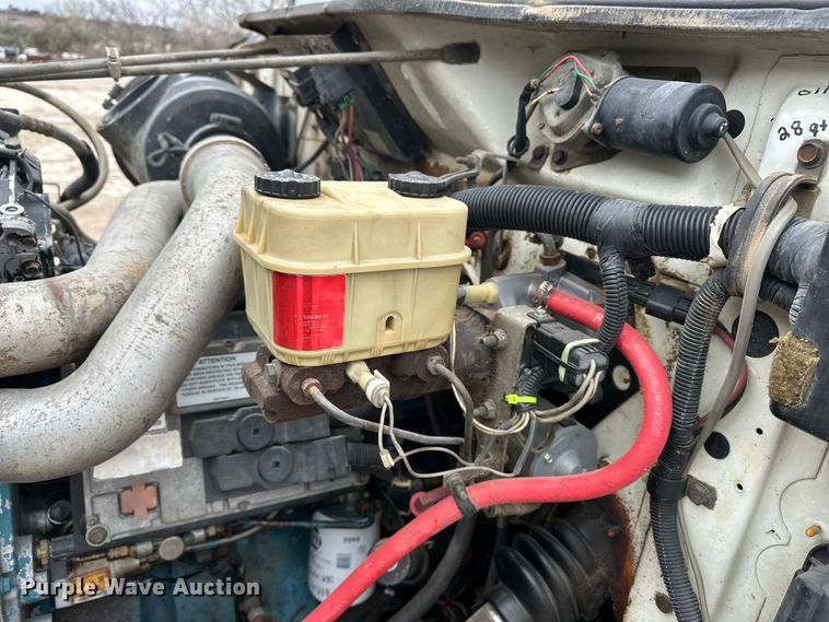 image for item DV0888 2001 International 4700 