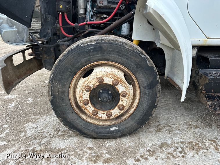 image for item DV0888 2001 International 4700 