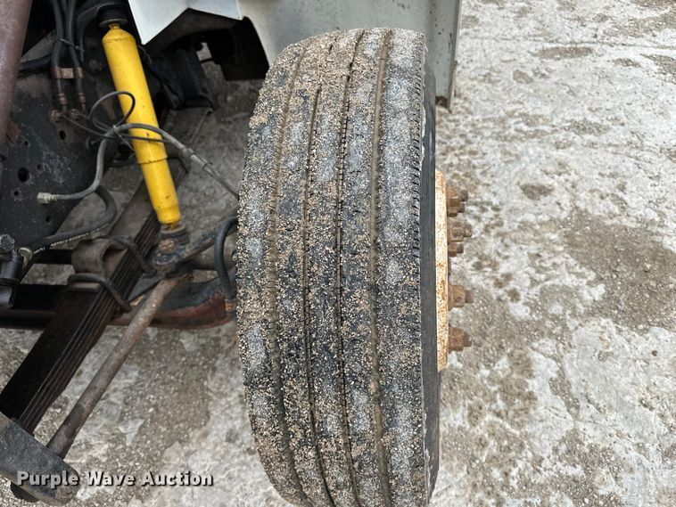 image for item DV0888 2001 International 4700 