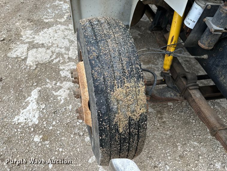 image for item DV0888 2001 International 4700 