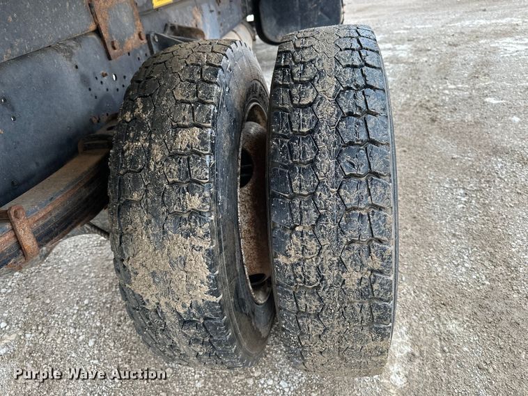 image for item DV0888 2001 International 4700 