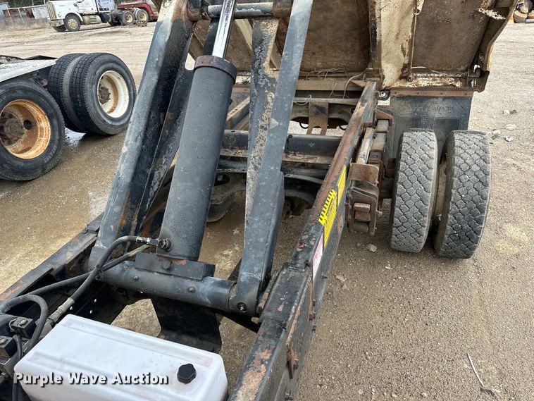 image for item DV0888 2001 International 4700 