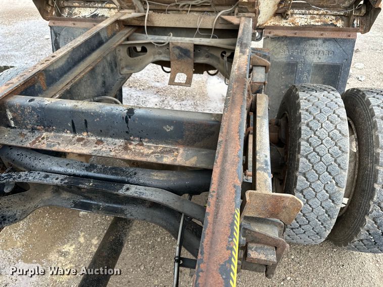 image for item DV0888 2001 International 4700 