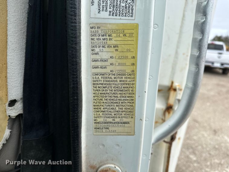 image for item DV0888 2001 International 4700 