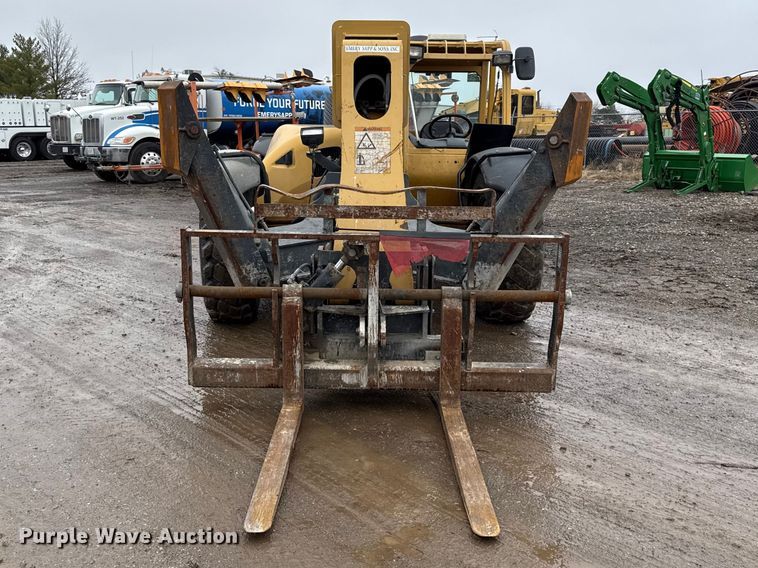 image for item DZ4396 2009 Caterpillar TL943 telehandler