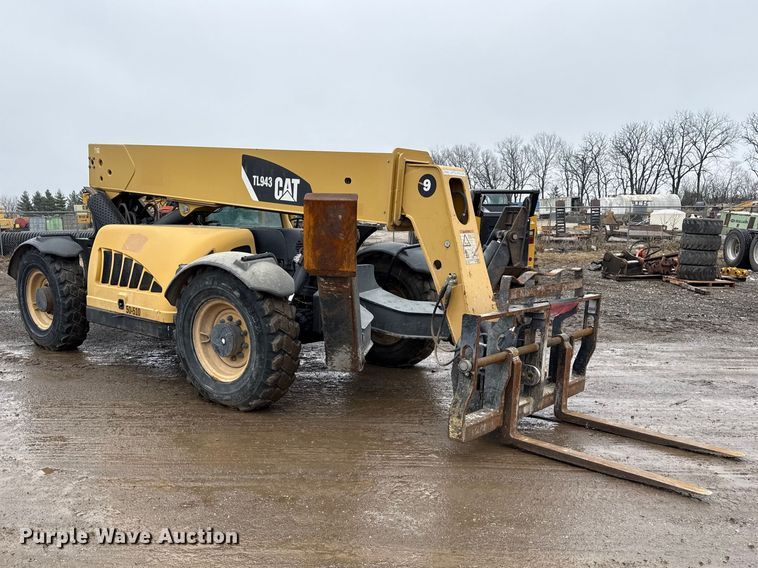 image for item DZ4396 2009 Caterpillar TL943 telehandler