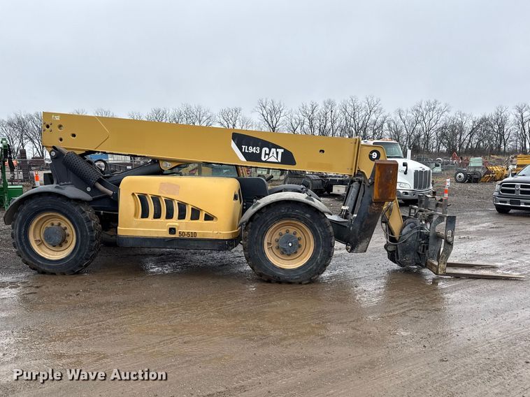 image for item DZ4396 2009 Caterpillar TL943 telehandler