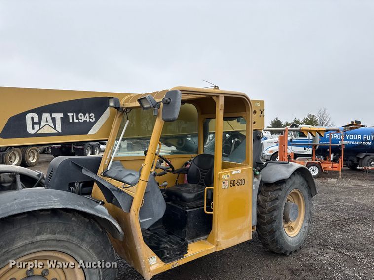 image for item DZ4396 2009 Caterpillar TL943 telehandler