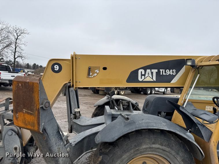 image for item DZ4396 2009 Caterpillar TL943 telehandler