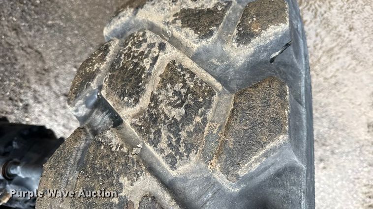 image for item DZ4396 2009 Caterpillar TL943 telehandler