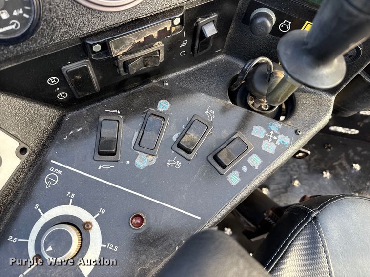 image for item DZ5364 2006 Ditch Witch JT1220 Mach 1 directional boring unit