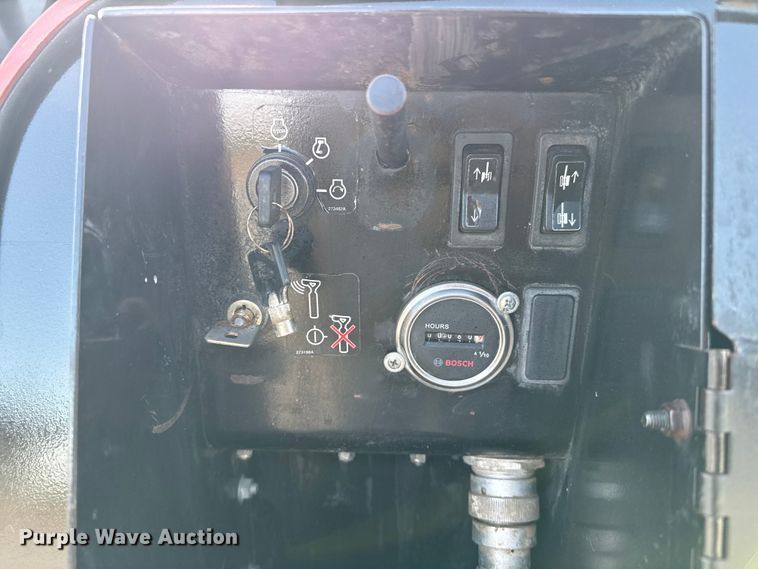 image for item DZ5364 2006 Ditch Witch JT1220 Mach 1 directional boring unit