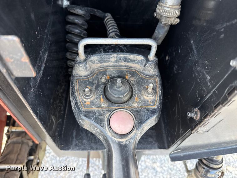 image for item DZ5364 2006 Ditch Witch JT1220 Mach 1 directional boring unit