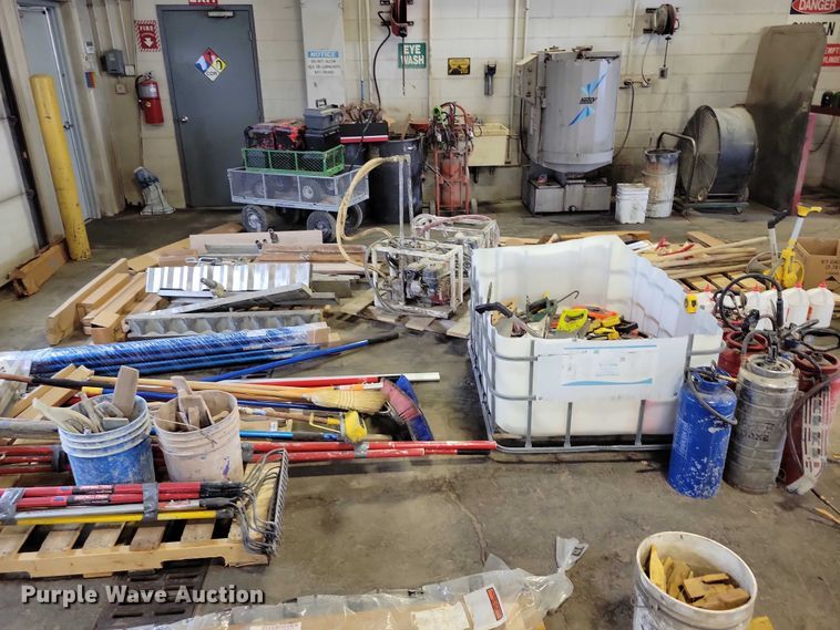 image for item DZ6988 Concrete equipment