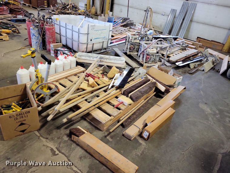 image for item DZ6988 Concrete equipment