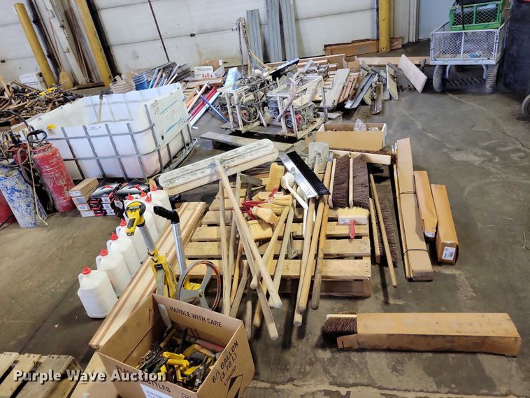 image for item DZ6988 Concrete equipment