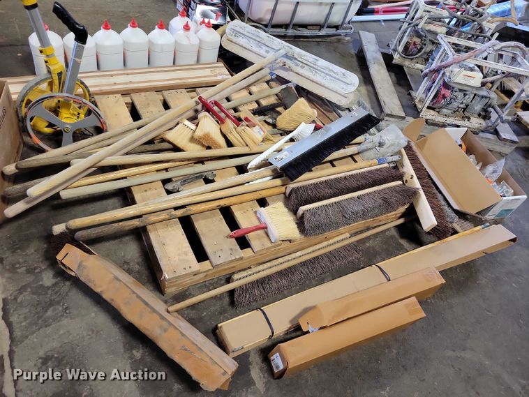 image for item DZ6988 Concrete equipment