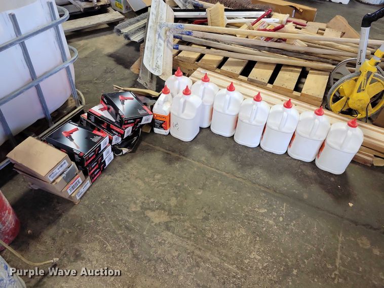 image for item DZ6988 Concrete equipment