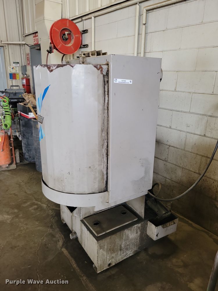 image for item DZ7000 1999 Hotsy 7520A parts washer