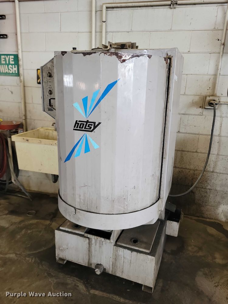 image for item DZ7000 1999 Hotsy 7520A parts washer