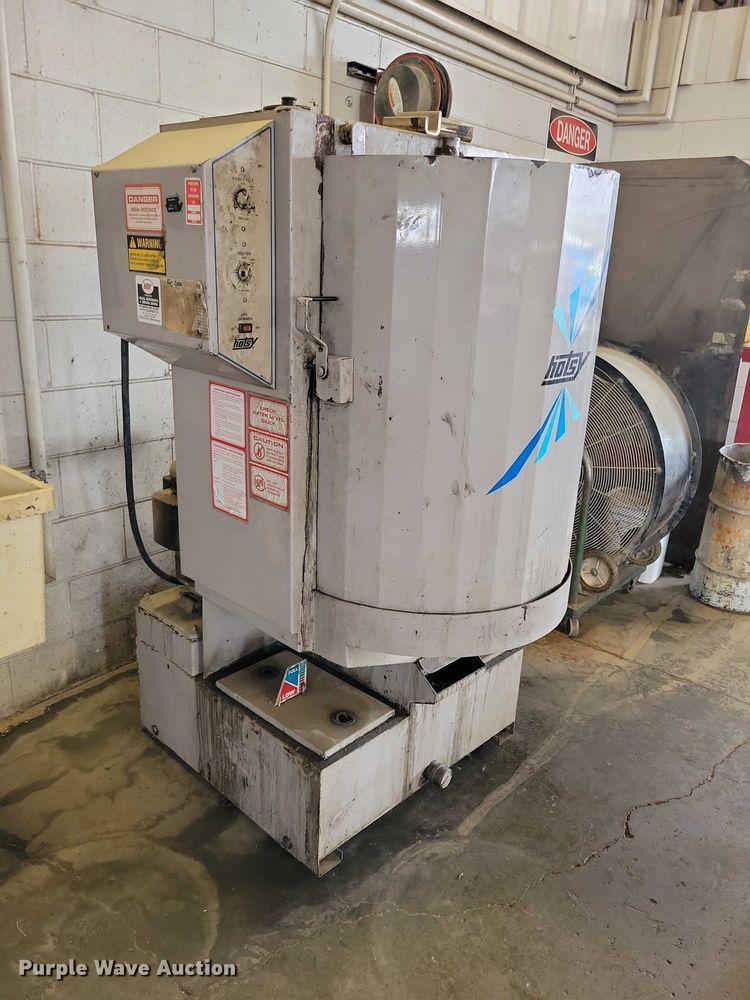 image for item DZ7000 1999 Hotsy 7520A parts washer